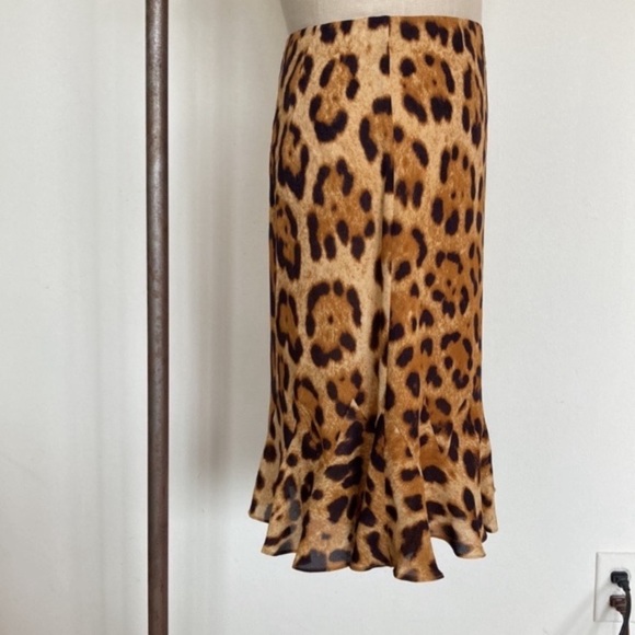 Escada silk leopard print skirt, lined, marked size 34=size 2 - Picture 3 of 11